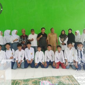 HUT DigdayaNews.id Meyerahkan Bakti Sosial Di Pondok Pesantren Alfalah Desa Melapari