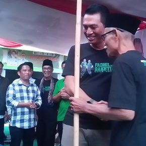 Prioritaskan Jaminan Kesehatan Masyarakat yang Utama, Fadhil terima Penghargaan dari Wapres