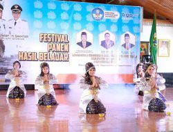 Bupati Batanghari Mhd. Fadhil Arief membuka secara resmi Festival Panen Belajar.